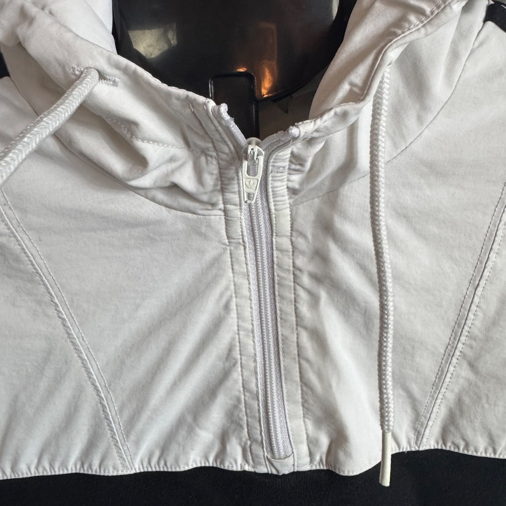 Adidas Originals Trefoil Hoodie Black White Men’s Medium 3 Stripe Pullover - Picture 3 of 7